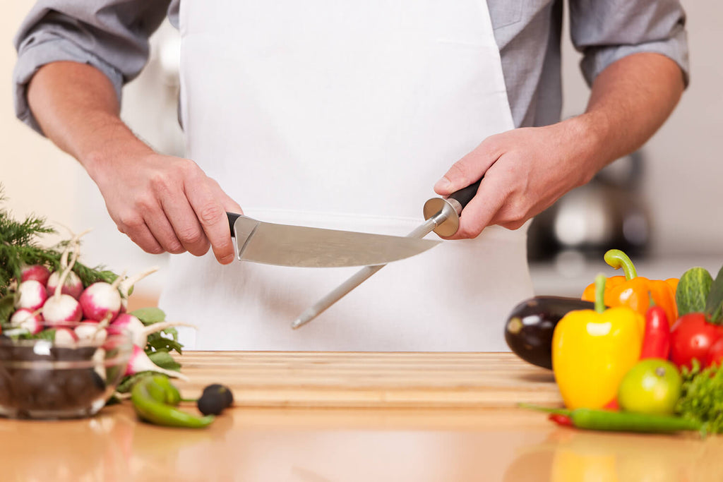 How to Treat Accidental Knife Cuts in the Kitchen